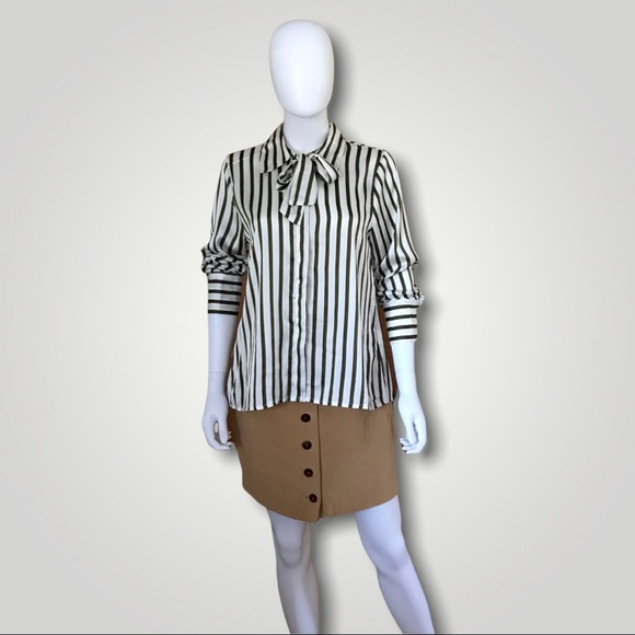 Line & Dot Stripe Long Sleeve Stripe Top - Picture 3 of 7